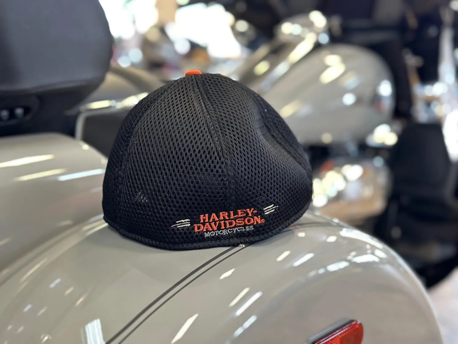 Harley-Davidson Colorblocked Logo Mesh Fitted Cap - 99447-16VM