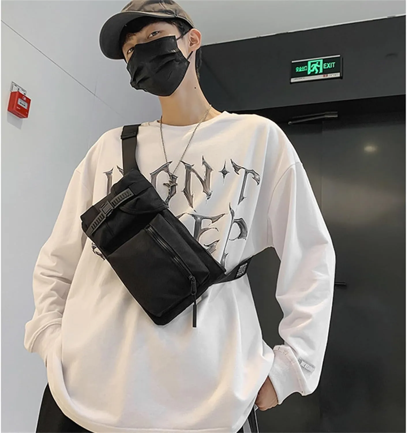 Mens Waist Bag Men's Chest Bag Crossbody Bag Outdoor Sports Waist Bag for Walking,Traveling,Cycling(Black)