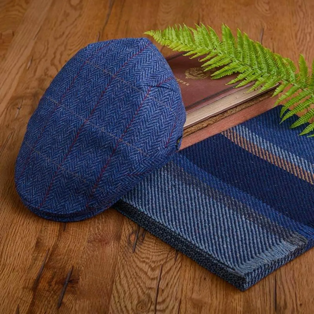 Mucros Weavers Irish Trinity Flat Cap for Men Newsboy Hat