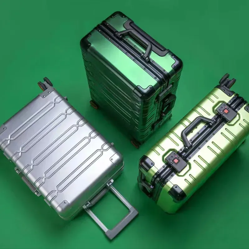 The Explorer Aluminum Suitcase Black