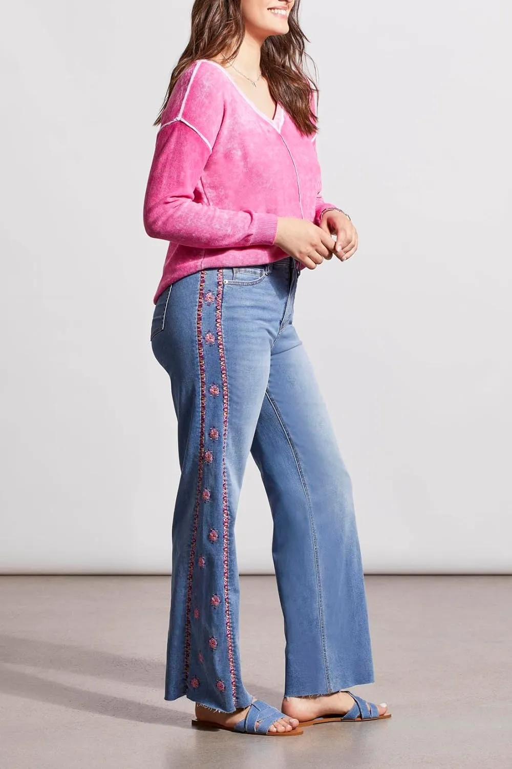 Tribal Women's Brooke Hugging Jeans W/Side Emb