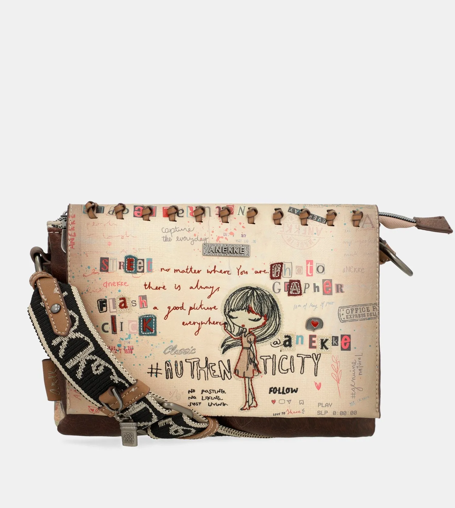 Voice-controlled crossbody bag with a Authenticity International delivery flap