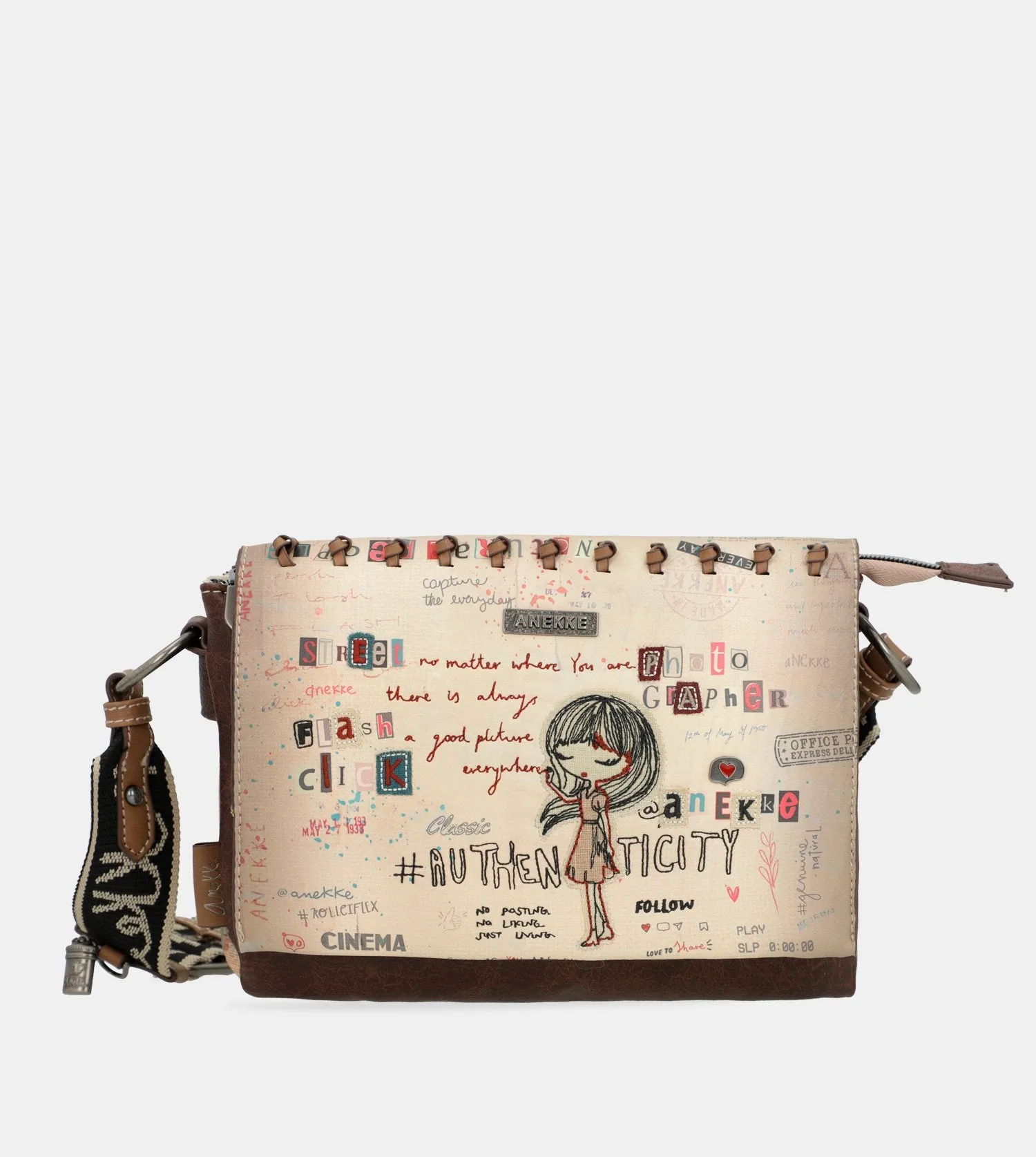 Voice-controlled crossbody bag with a Authenticity International delivery flap